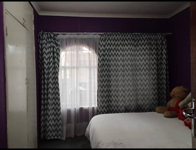 3 BEDROOM HOUSE FOR SALE IN ROSHNEE